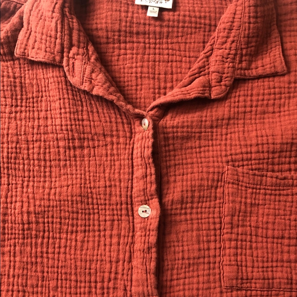 Women's‎ Rust Textured Button-Up Blouse - Picture 4 of 7